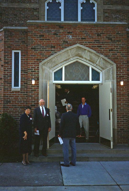 1994-05 Mom and Dad St Paul Calvary Luth Ch 1.jpg